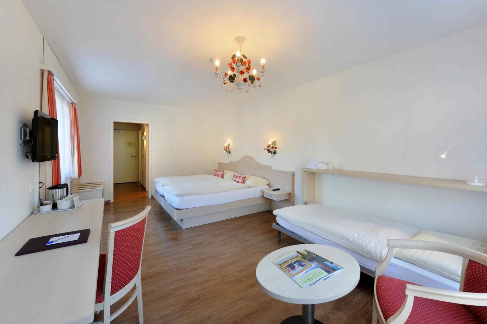 Hotel Beausite Unterseen Quarto foto